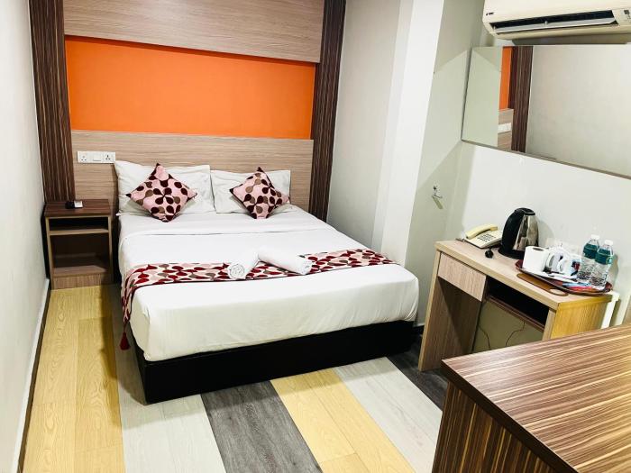 sky hotel pudu