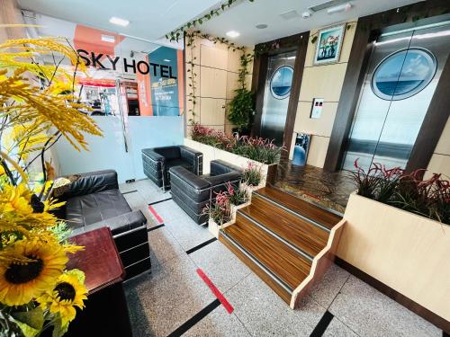 sky hotel pudu