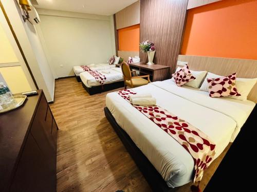 sky hotel pudu