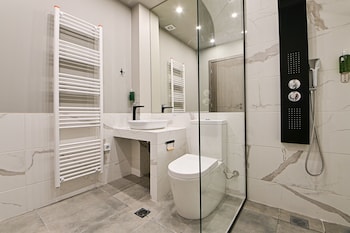 thisean modern suites by athens stay