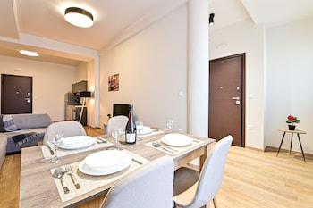 thisean modern suites by athens stay