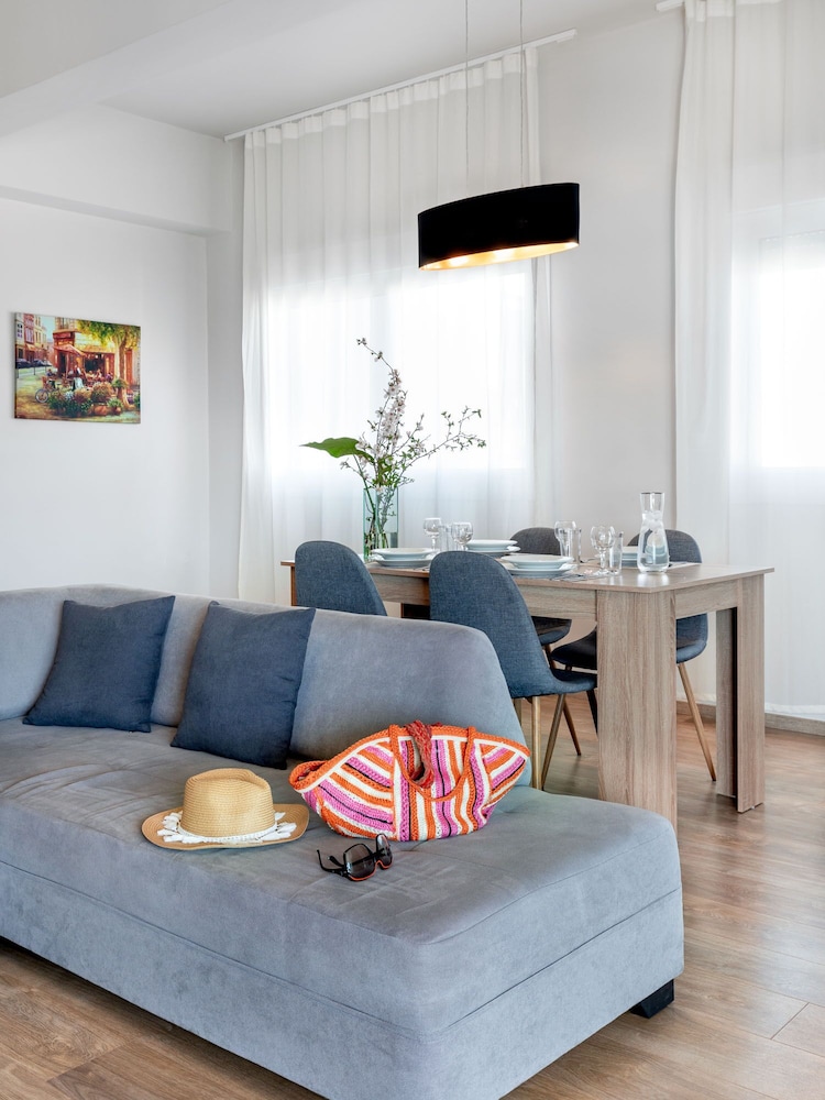 thisean modern suites by athens stay