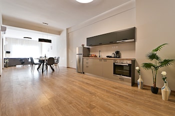 thisean modern suites by athens stay