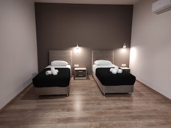 thisean modern suites by athens stay