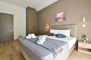 thisean modern suites by athens stay