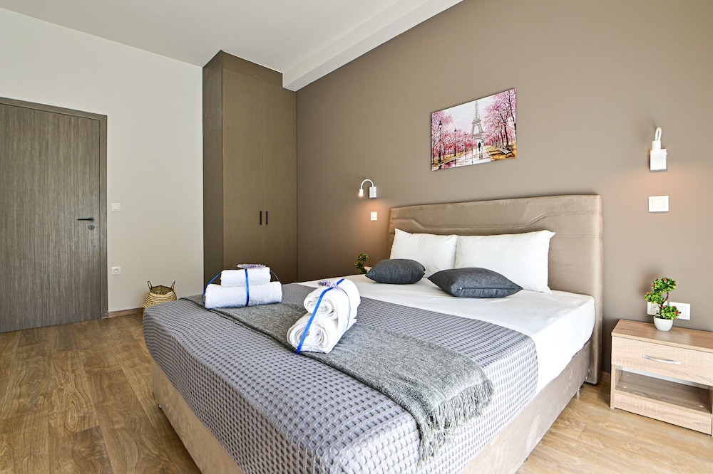 thisean modern suites by athens stay
