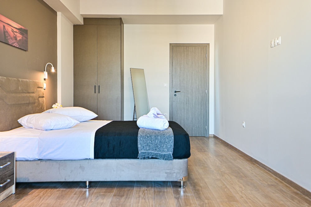 thisean modern suites by athens stay