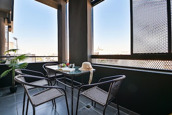 thisean modern suites by athens stay