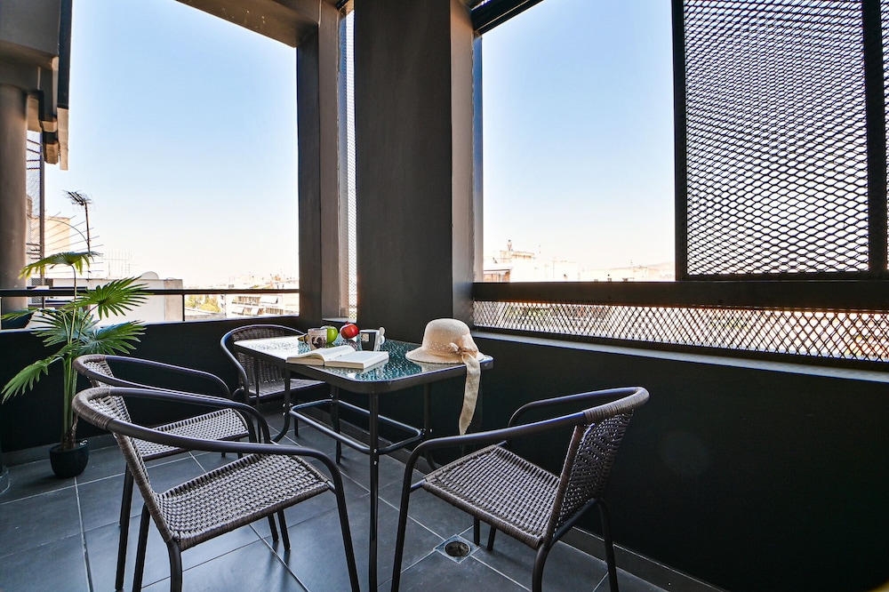 thisean modern suites by athens stay