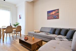 thisean modern suites by athens stay