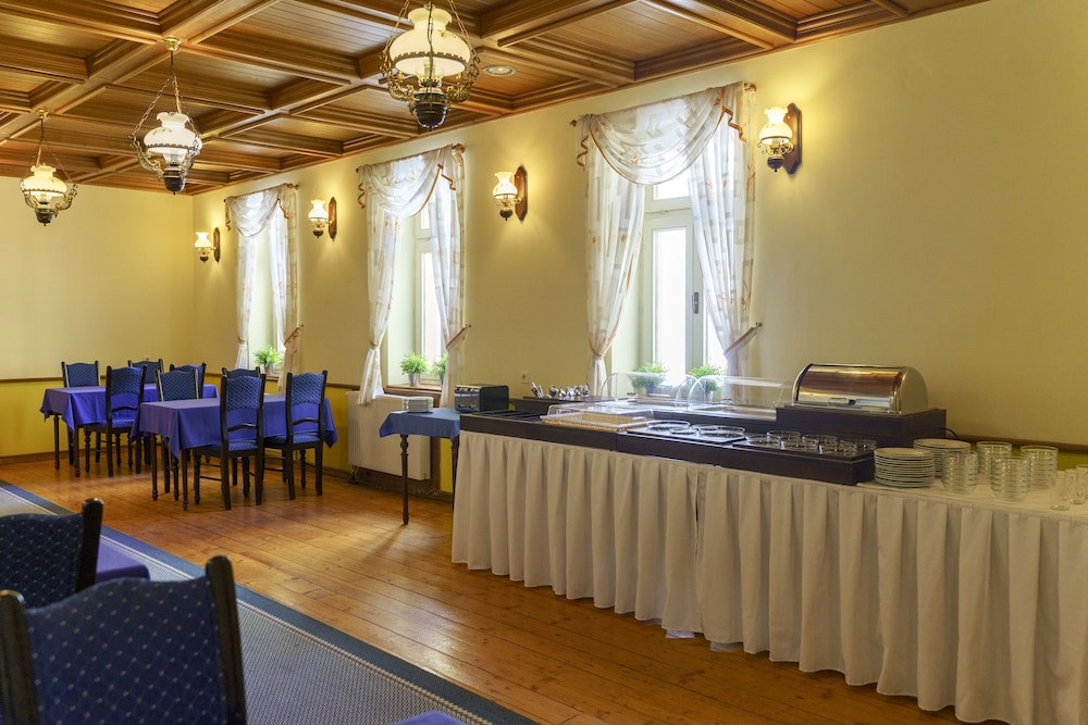 hotel heluan