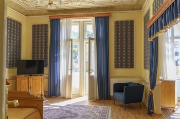 hotel heluan