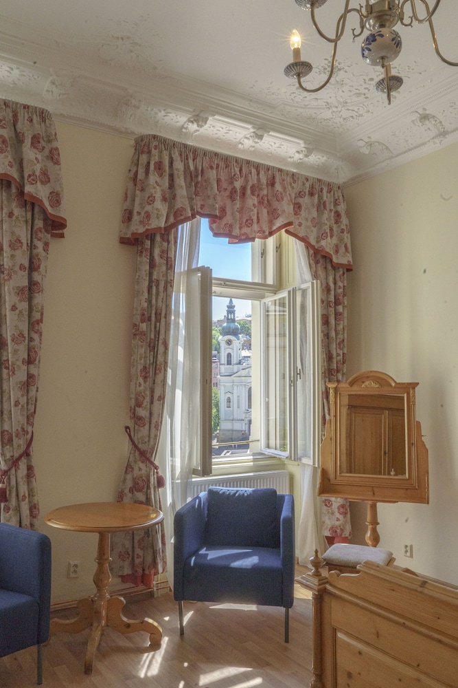 hotel heluan