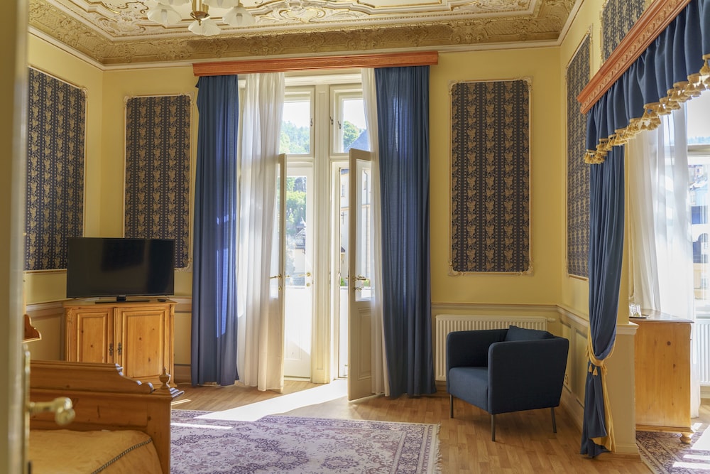 hotel heluan