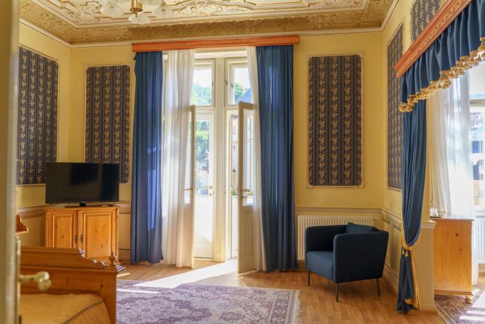 hotel heluan