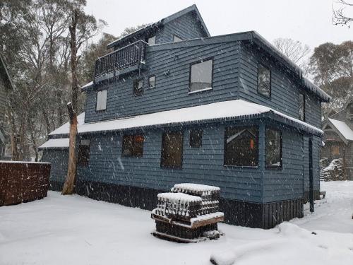 snowed inn apartment