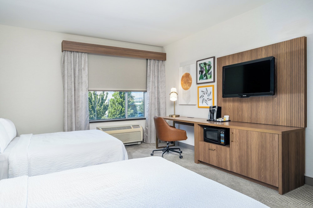 holiday inn boise airport by ihg