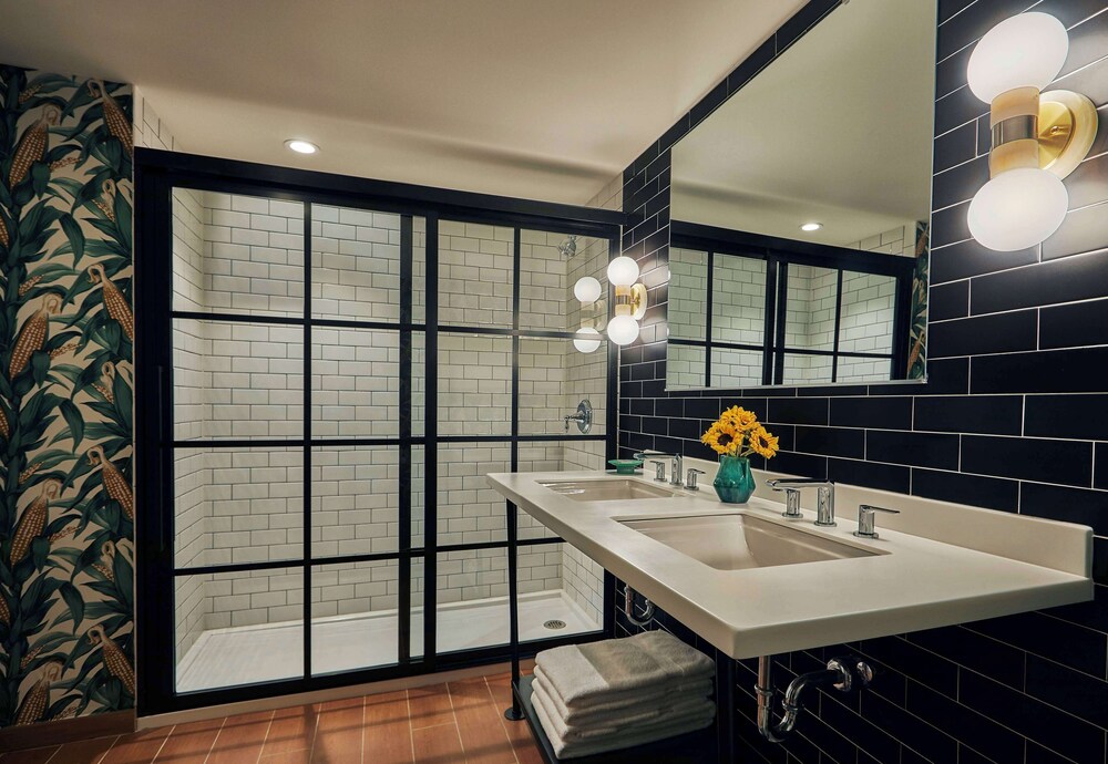 graduate by hilton lincoln