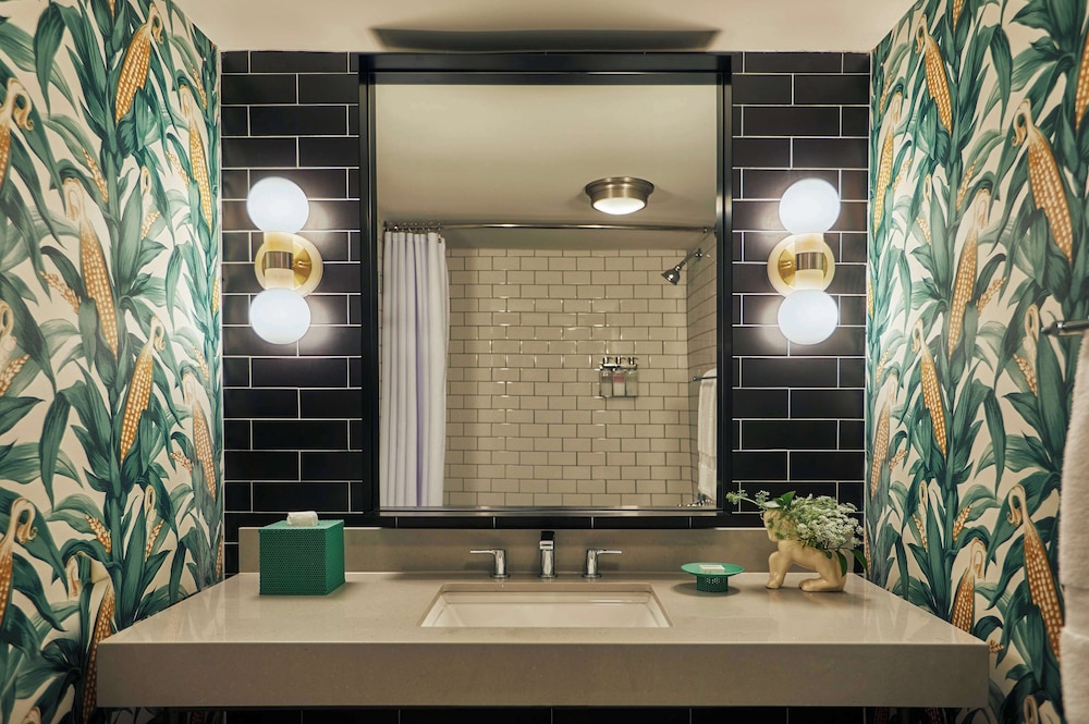 graduate by hilton lincoln