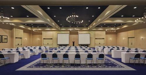 graduate by hilton lincoln