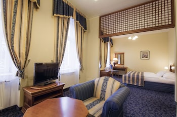 ontario hotel garni