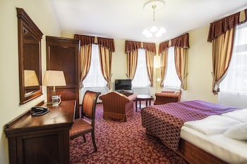 ontario hotel garni