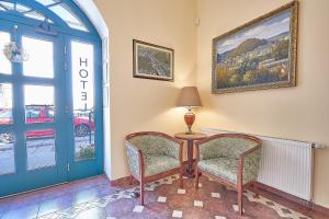 ontario hotel garni