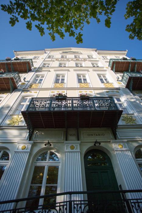 ontario hotel garni