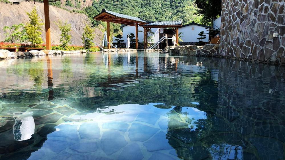 watering tw spa villa