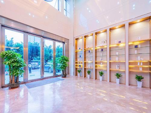 lavande hotel zhaoqing qixingyan scenic spot yihua international square