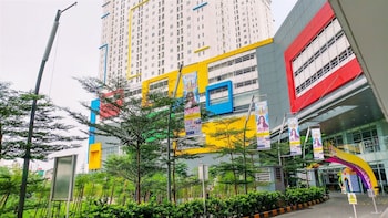 Simply Living 2Br At Bassura City Apartment,,0 star