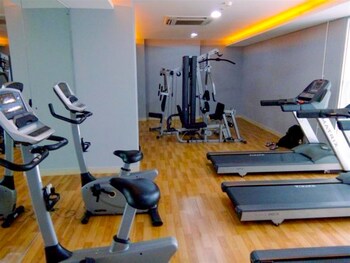 Simply Living 2Br At Bassura City Apartment,,0 star