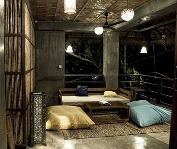 hang loose hostel