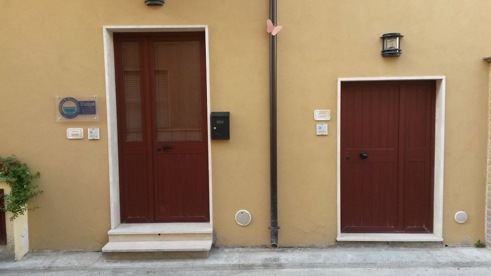 apartment nosside residence erasippe