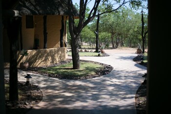 Mopane Bush Lodge,Linton>>Limpopo,4 star