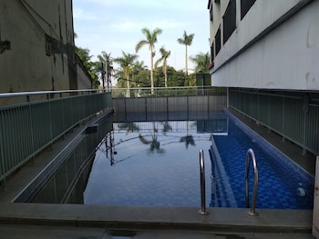 Strategic Studio Apartment At Beverly Dago With Mountain View,,0 star