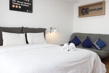 Comfy & Artsy Studio At Beverly Dago Apartment,,0 star