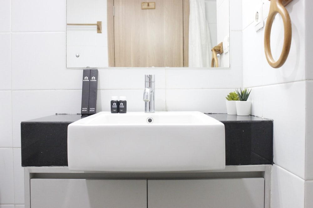 comfy and artsy studio at beverly dago apartment