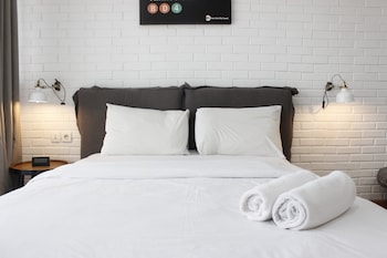 Comfy & Artsy Studio At Beverly Dago Apartment,,0 star