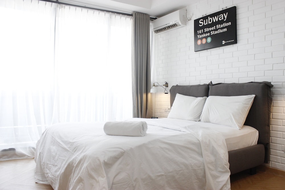 comfy and artsy studio at beverly dago apartment