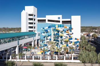 landmark 232