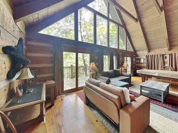bear cave haus by jackson mountain rentals