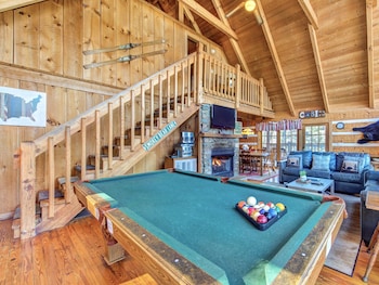 bear cave haus by jackson mountain rentals