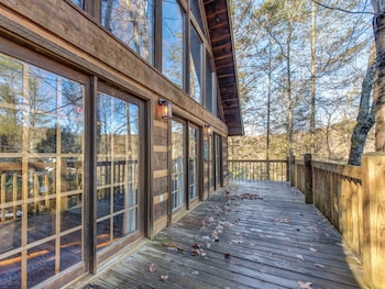 bear cave haus by jackson mountain rentals