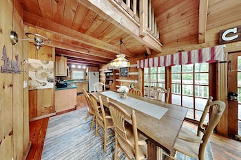 bear cave haus by jackson mountain rentals