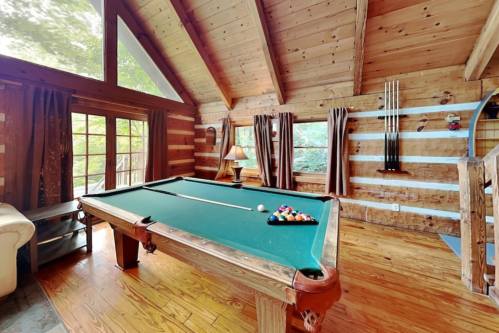 bear cave haus by jackson mountain rentals