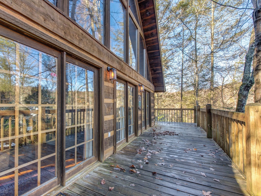 bear cave haus by jackson mountain rentals