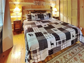 bear cave haus by jackson mountain rentals