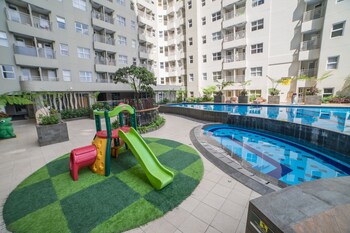 Cozy Apartment At Parahyangan Residence With Direct Access To Swimming,,0 star