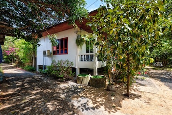 maenam bungalow